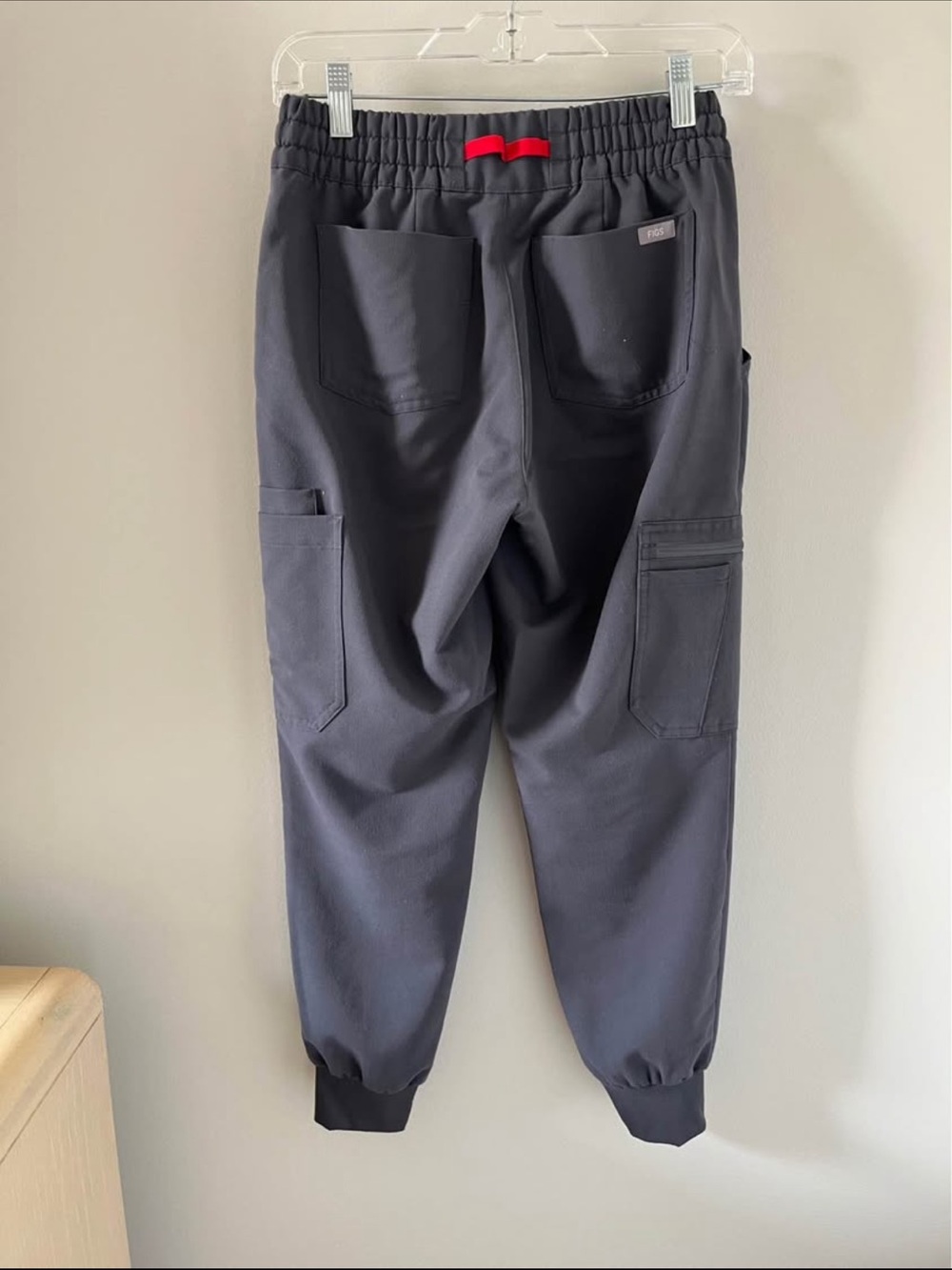 FIGS Scrub Set - V-Neck Top & Jogger Pants - Picture 5 of 6